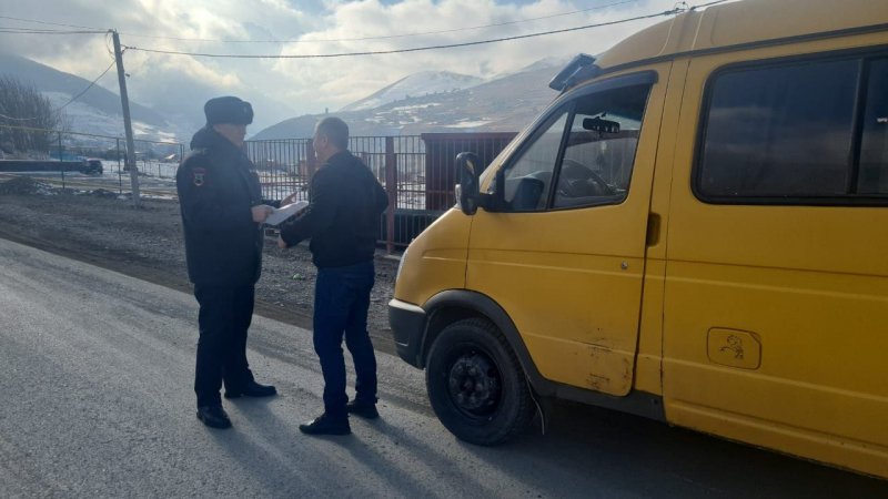 Госинспекторы технического надзора ОГИБДД Алагирского района проверили техническое состояние общественного транспорта