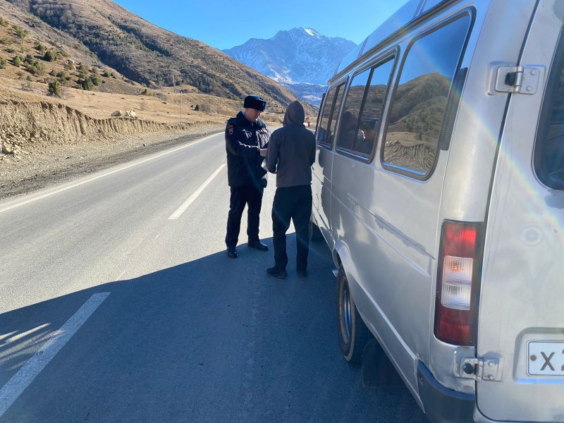 Полицейские Северной Осетии в местах загородного отдыха проверили транспорт, осуществляющий перевозки пассажиров