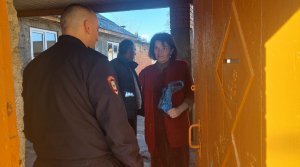 В Северной Осетии жительница Алагирского района поблагодарила полицейских, которые вернули ей потерянный на улице кошелек